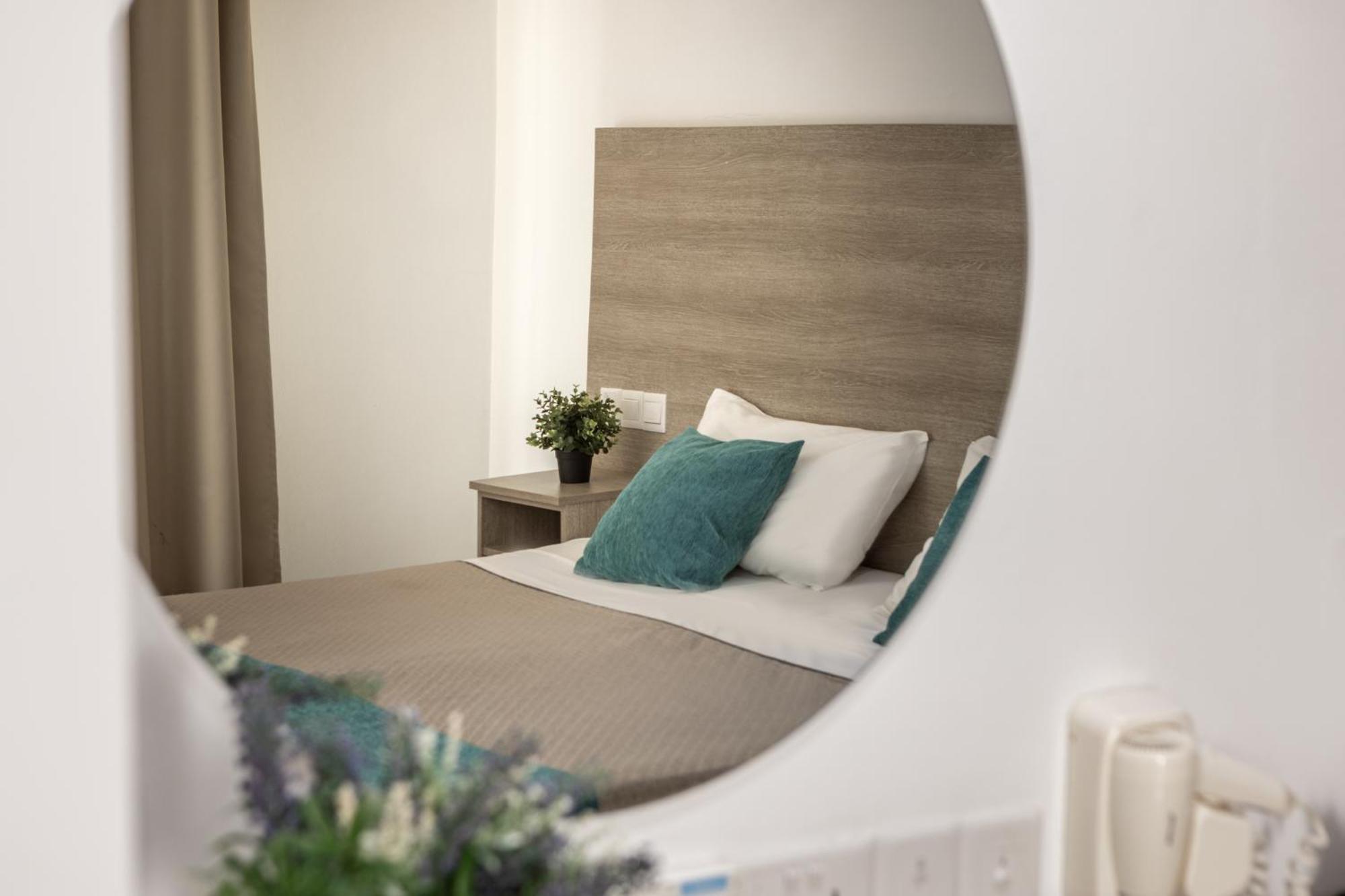 Milea Hotel Ayia Napa Exteriör bild