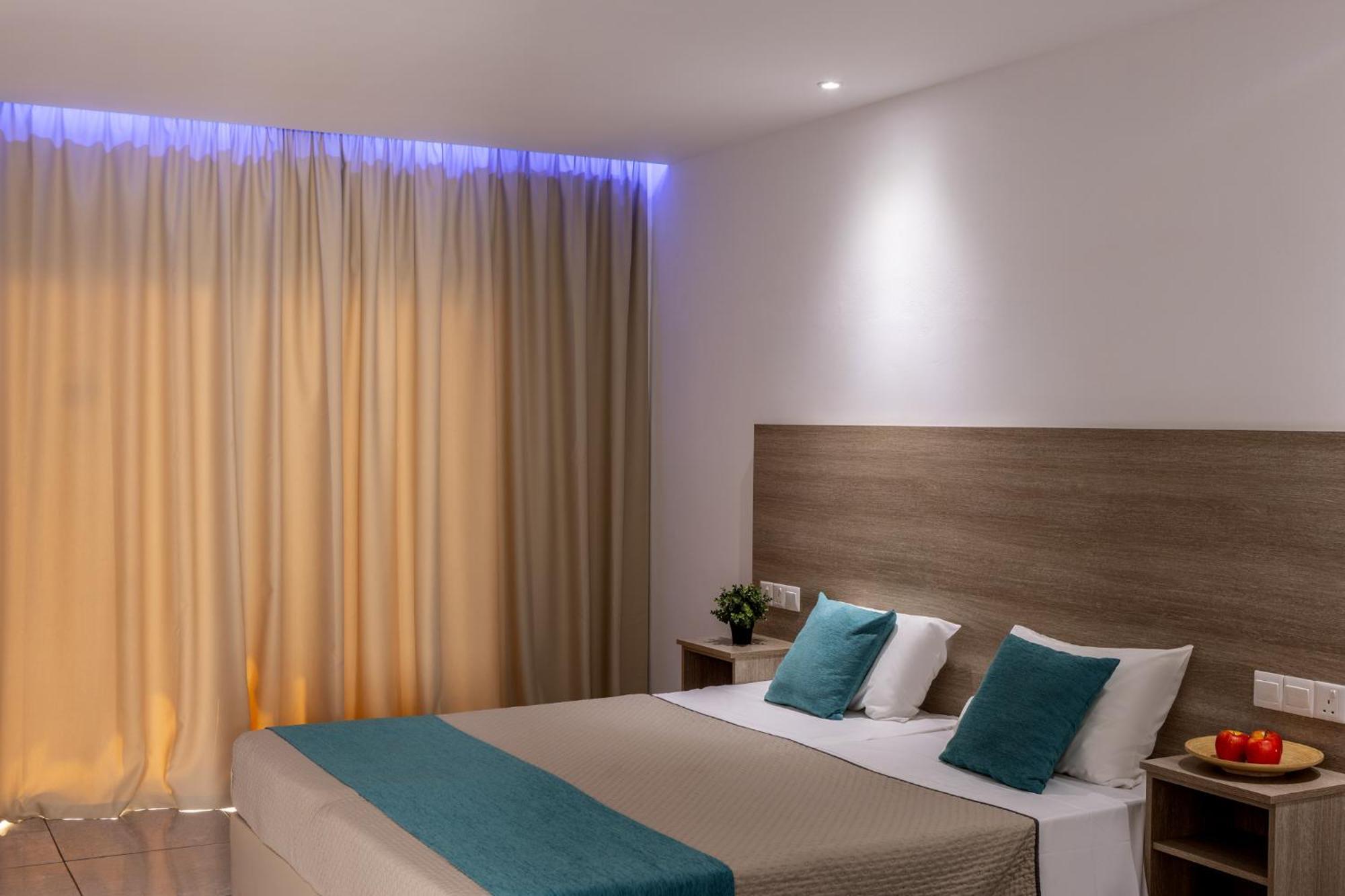 Milea Hotel Ayia Napa Rum bild