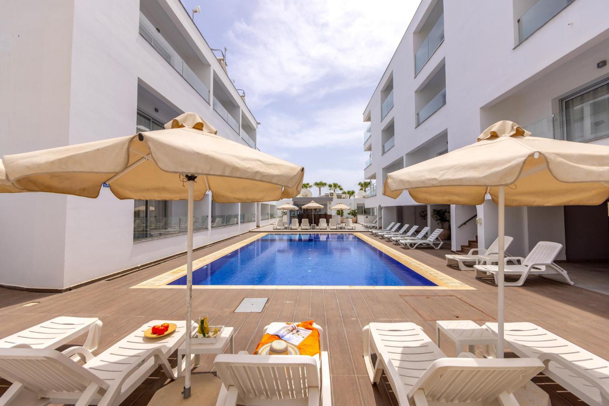 Milea Hotel Ayia Napa Exteriör bild